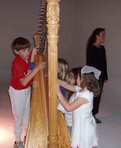 Kids Harp Workshop by The Debussy Trio